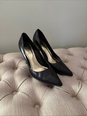 BCBG Black Pointed Toe Leather Pumps